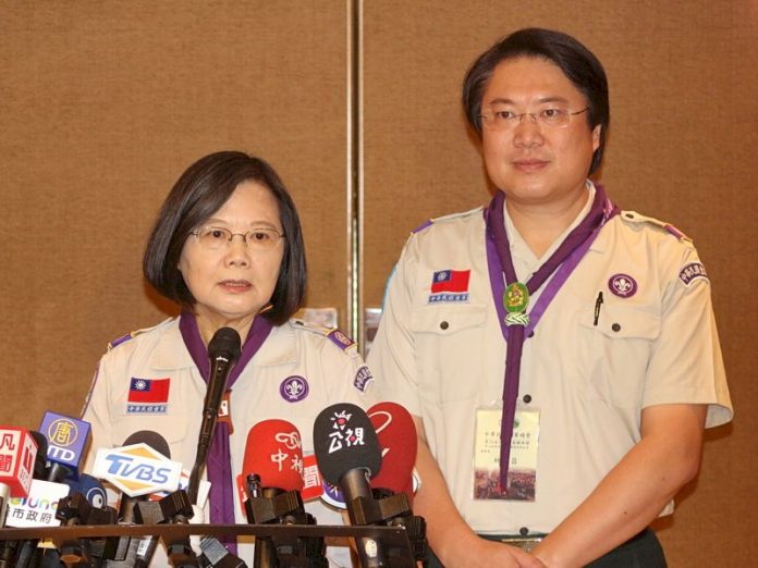 總統:成績單是交給人民 非特定政治人物