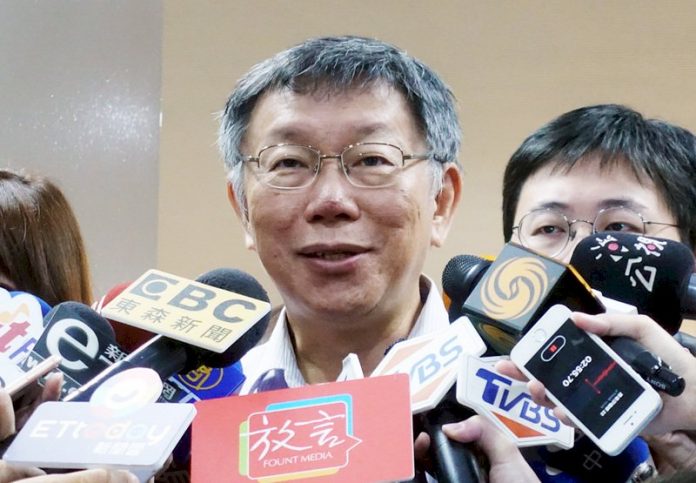 郭台銘若參選 柯:民進黨會貼「董建華2