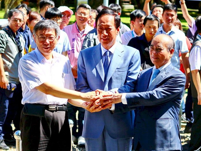 郭柯王合體 郭幕僚:是攜手不是結盟