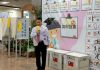 徐國勇化身「一日選務人員」 教新住民投下神聖一票