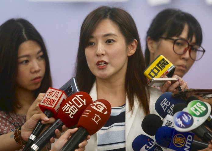 搶攻青年票 韓國瑜全台辦座談 接招辛辣提問