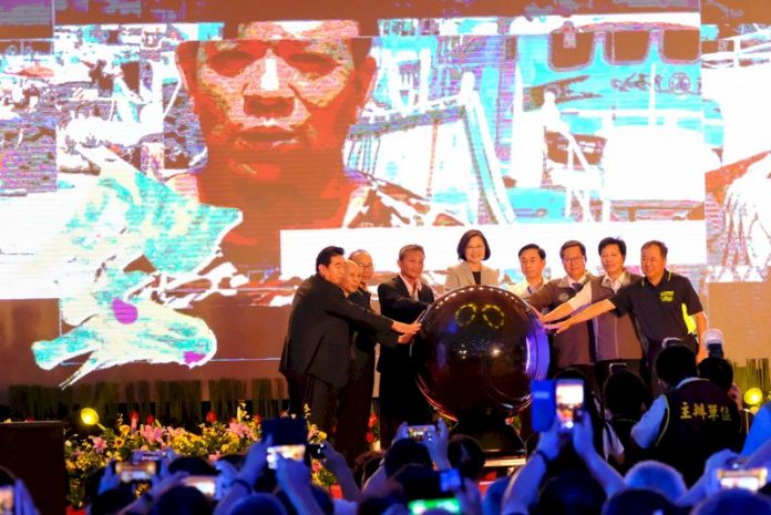 蔡總統:政府做漁民後盾  讓漁業更上層樓
