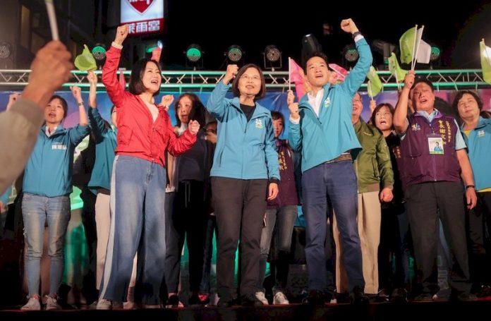 出席何志偉造勢會 總統:台商回流下週破7千億