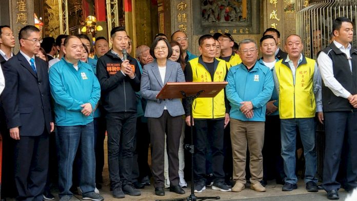 參拜青山宮 總統:神助也要人助 盼鄉親支持再做4年