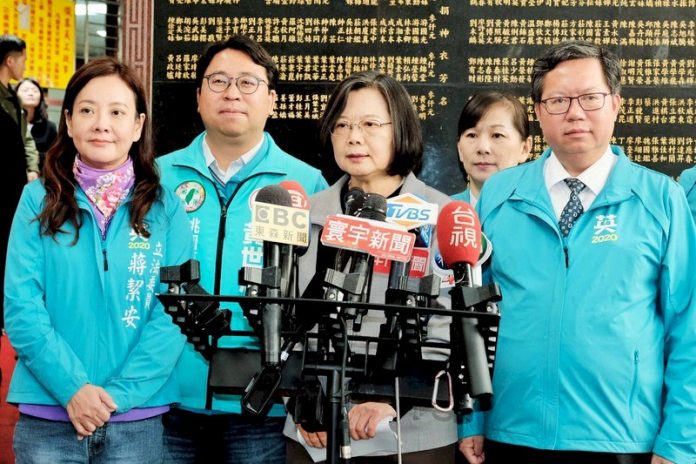 反滲透法闖關 蔡總統:以嚴謹態度立法及執法
