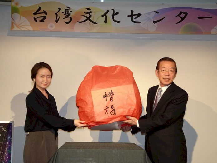 日推訪台觀選團 謝長廷:民主選舉可當觀光題材
