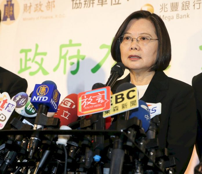 總統:國政優先 公務選舉行程分開