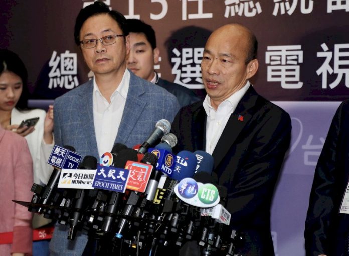韓陣營找人扮蔡總統 實戰模擬辯論會