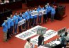Abgeordnete der Oppositionspartei KMT kritisieren das Anti-Infiltrationsgesetz (Bild: CNA)