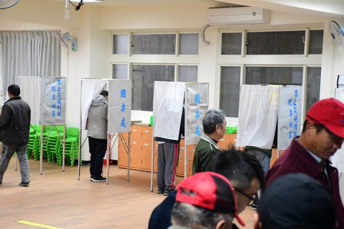 Die Wahllokale sind geöffnet (Foto: CNA)