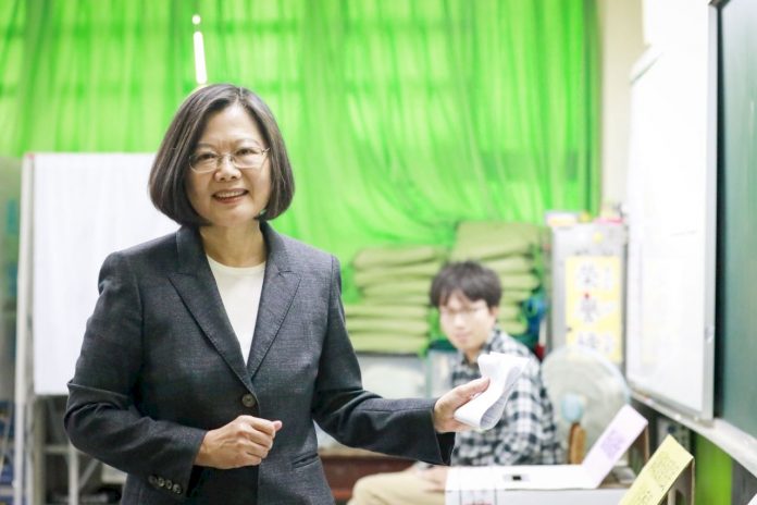 NHK播放蔡英文投票後受訪 中國畫面變黑