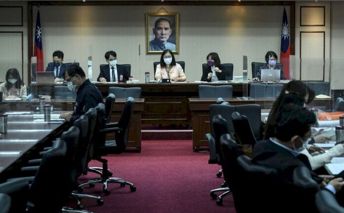 18歲公民權修憲案25日立法院會闖關表決