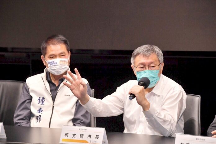 2022選戰/「黑白配」質疑 柯文哲會鍾東錦強調分享經驗