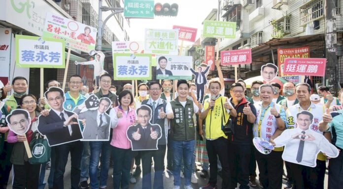 2022選戰/鄭文燦當鄭運鵬分身掃街 張善政駁斥發紅包