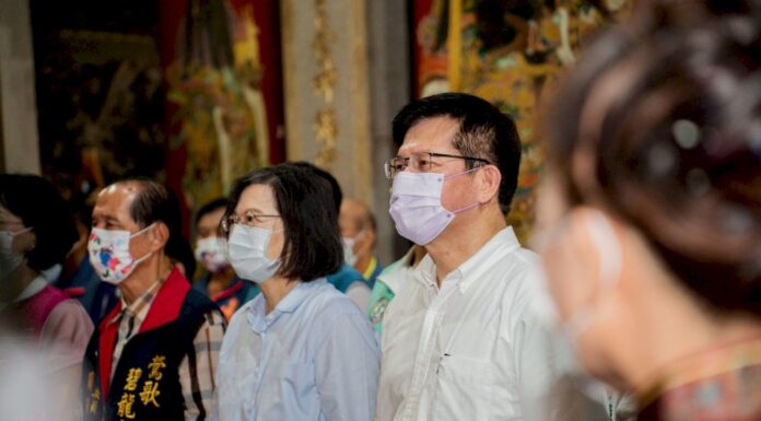 合體到鶯歌參香 蔡總統:新北市長選林佳龍最妥當