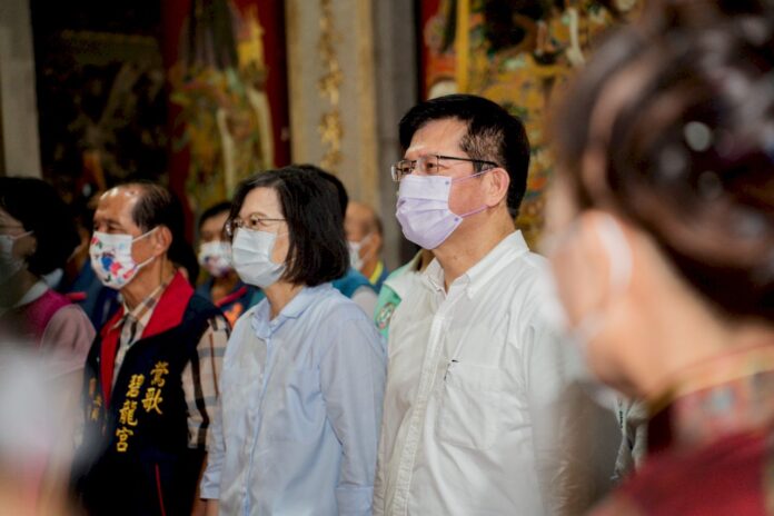 合體到鶯歌參香 蔡總統:新北市長選林佳龍最妥當