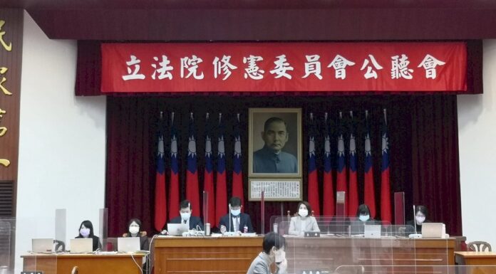 憲法時刻來臨!學者呼籲下修18歲公民權等無爭議提案優先處理