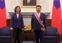 李俊俋辭總統府副秘參選 總統頒授二等景星勳章