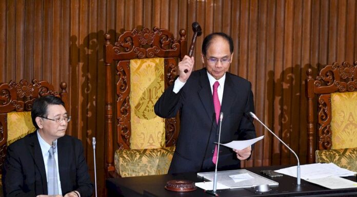 立院三讀 滿18歲可當動物飼主、入農會會員