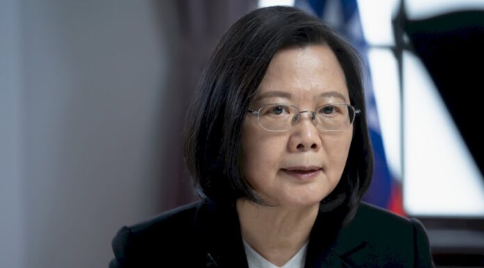 立院通過18歲公民權修憲案 總統:憲改跨出關鍵一步