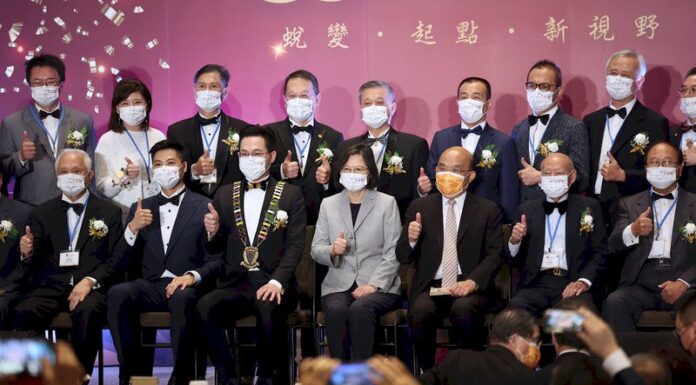 蔡總統籲挺18歲公民權 讓台灣加入世界民主潮流