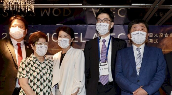 蔣萬安團隊遭諷年老 蔣強調世代共榮 陳時中稱「年輕找老的,我找年輕的」