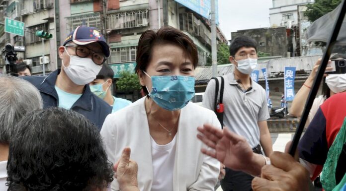 辦競選活動惹議北市大說會檢討 黃珊珊:只是借場地