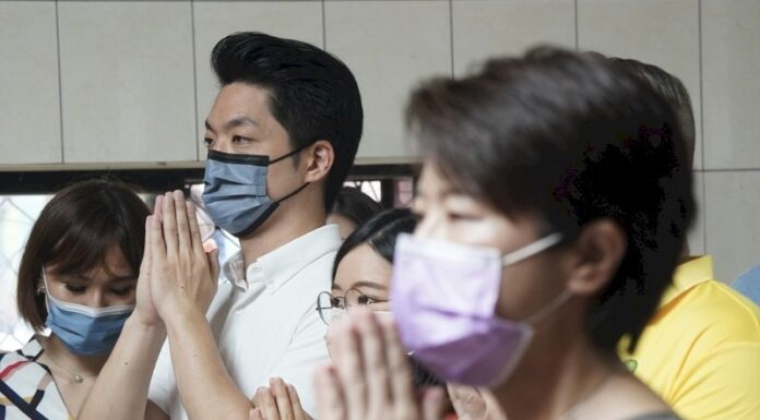 黃珊珊蔣萬安到北投割稻趣 市政問題再交鋒