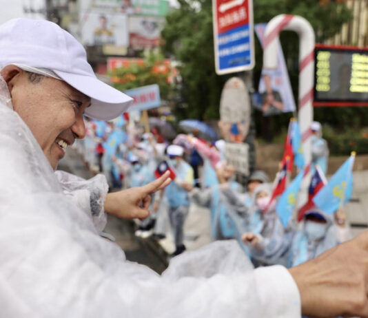 2022選戰/侯友宜合照陳紫渝 國民黨:唯一支持陳清香