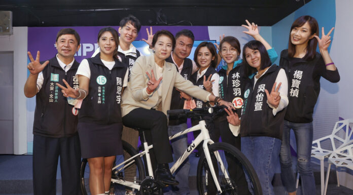 2022選戰/痛批藍綠操作棄保 黃珊珊駁民調墊底