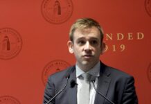 2022選戰/美國學者:台灣18歲公民權阻力之大 令人訝異