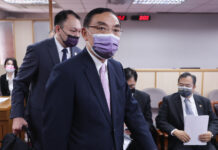 2022選戰/計程車張貼林佳龍廣告涉綁樁?新北地檢署分案查辦