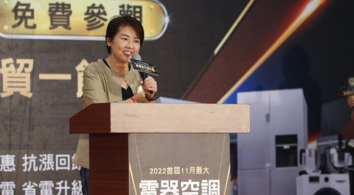 2022選戰/黃珊珊批陳時中寄生衛福部 不如王世堅