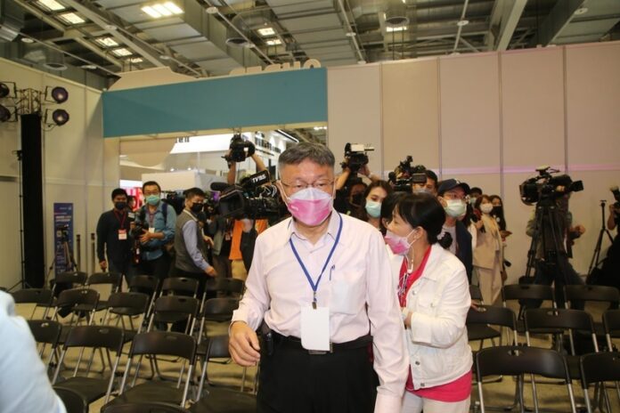 民眾黨立委助理費爭議 柯文哲否認浮報薪資