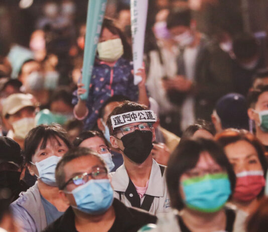 県・市長選で民進党が5席のみ、結党以来の最低に