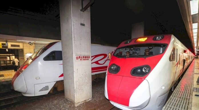 Jadwal Operasi Kereta Api Bagian Timur Ditambah 4 Jalur untuk Antisipasi Pemilu 9 in 1