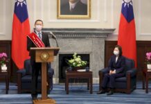 Tổng thống tiếp kiến 10 thanh niên xuất sắc năm 2022, hy vọng họ có thể làm người đại diện cho cuộc bỏ phiếu “Sửa Hiến pháp quyền công dân 18 tuổi”