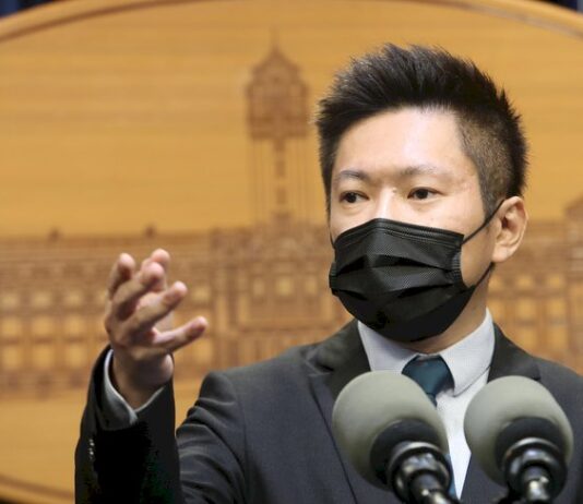 Ranghohe Lagebesprechung nach Kommunalwahlen Sprecher des Präsidialamts Xavier Chang (CNA Archivfoto)