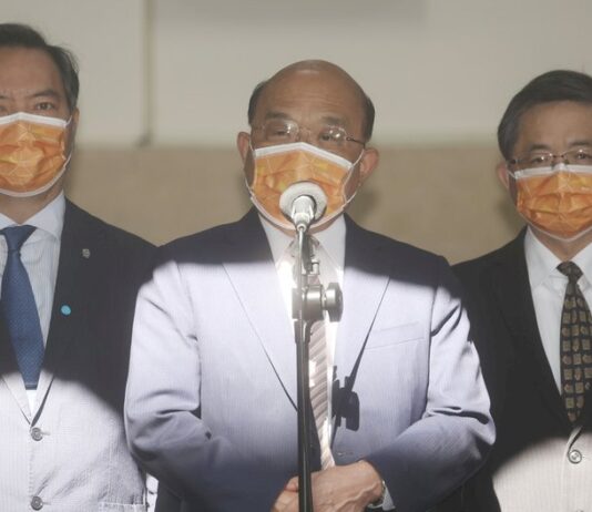 Su Tseng-chang pide calma y tiempo para pasar el testigo del PDP a una nueva generación